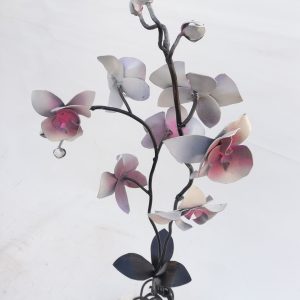 Orquídea Gigante de forja en un jarrón de cristal