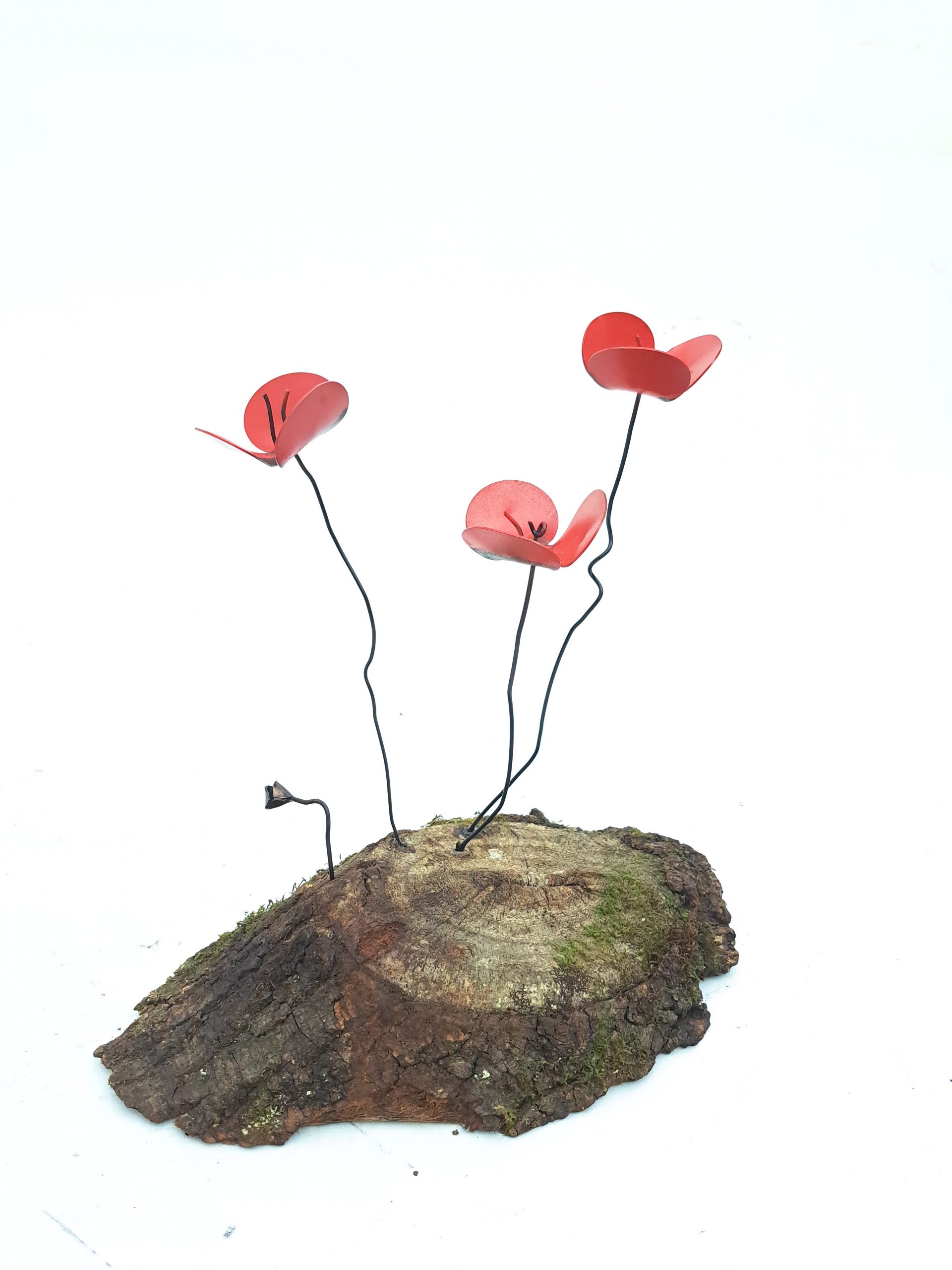 Escultura Amapolas metal en base nudo madera natural