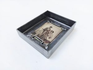 cuadro de metal
