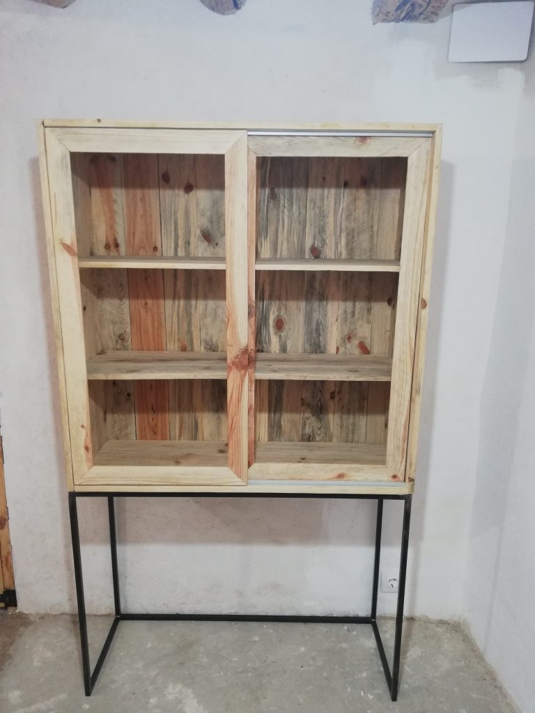mueble hecho a mano