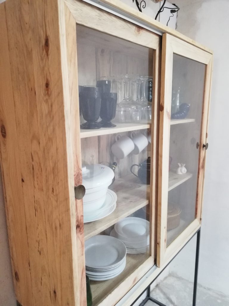 mueble hecho a mano